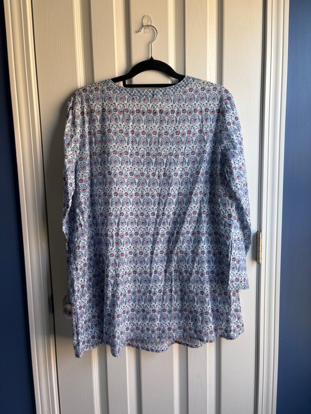 BluTHREADS Rock Flower Paper Floral Pintuck V-Neck Peasant Tunic Blouse Size S - Picture 5 of 9